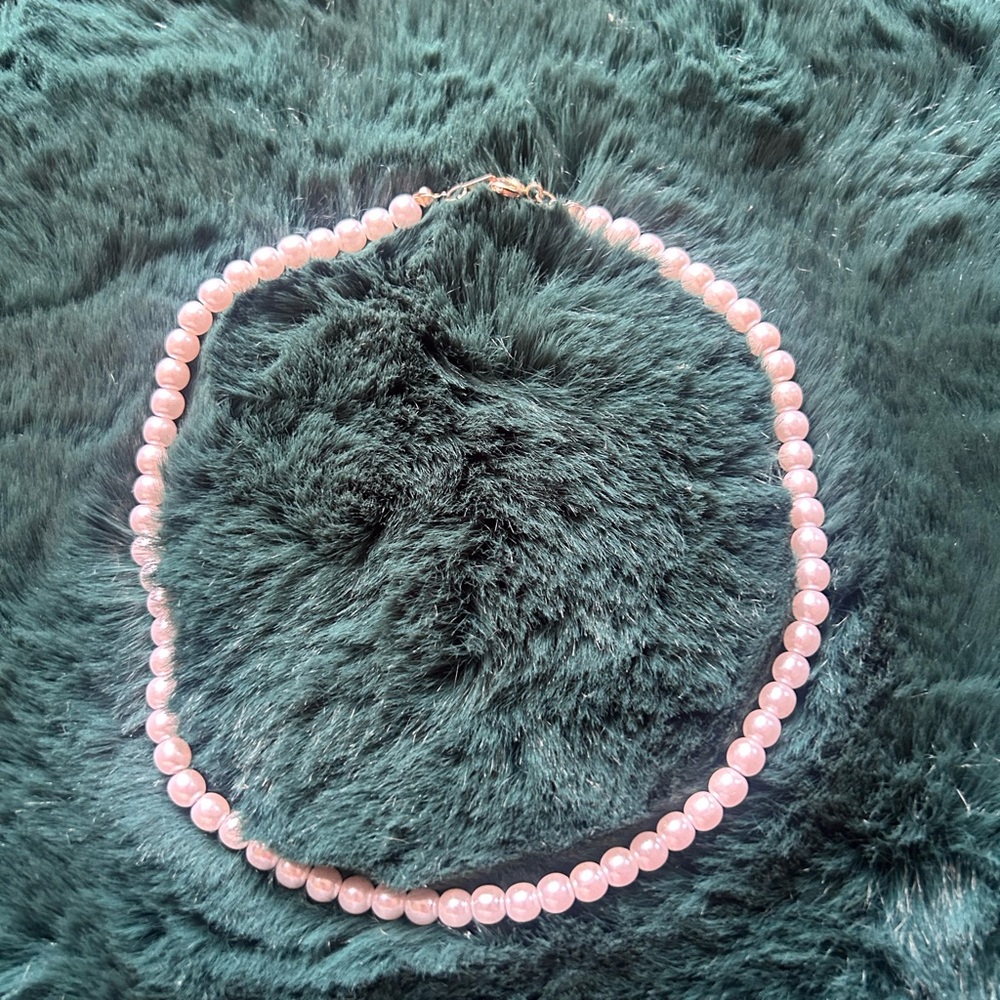 Elegant Pink Pearl Necklace